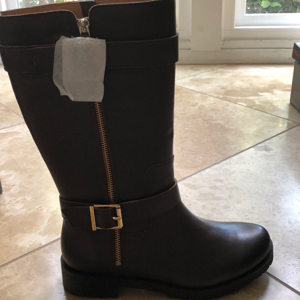 Vionic Brown boots size 8